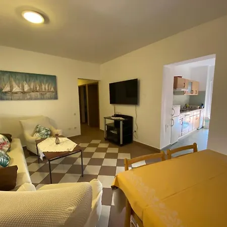 Apartman Stajcer Biograd Na Moru